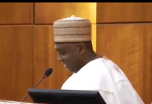 Video: Senate President Saraki Can’t Read Transmission Letter