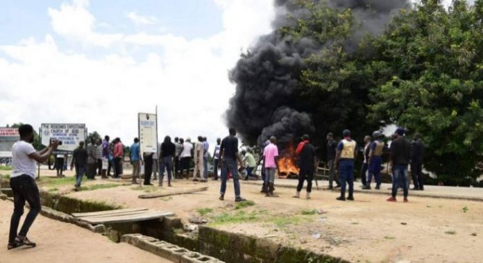Police-Ambush-Dino-Melaye-735x400-1-733x399.jpg