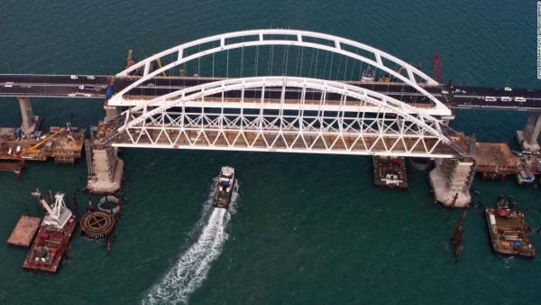 putin-bridge2.jpg