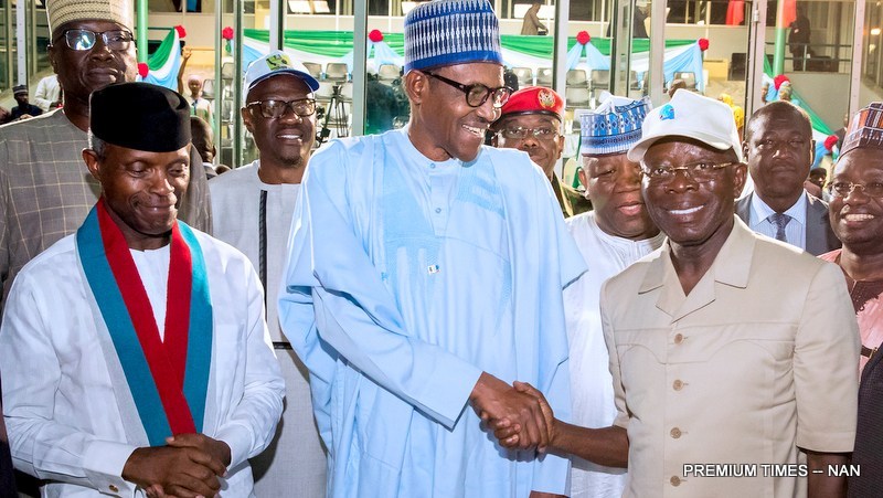 Oyegun Blasts Oshiomhole, Say He Lacks Temperament Required To Lead APC