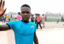Nigerian Player Collapsed And Died During a Football Game (VIDEO)