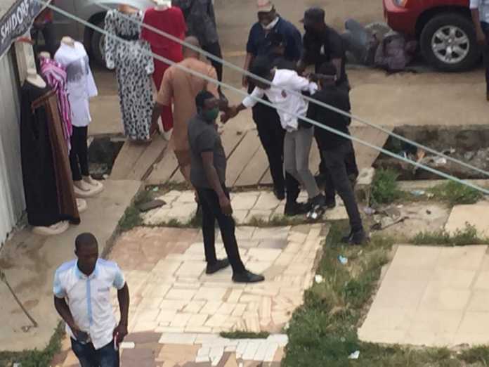 09DF82BD-5A65-455E-BA98-101802942341