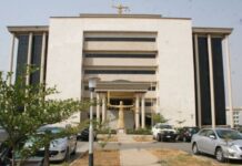 Nnamdi Kanu’s supporters, security operatives clash at Abuja court