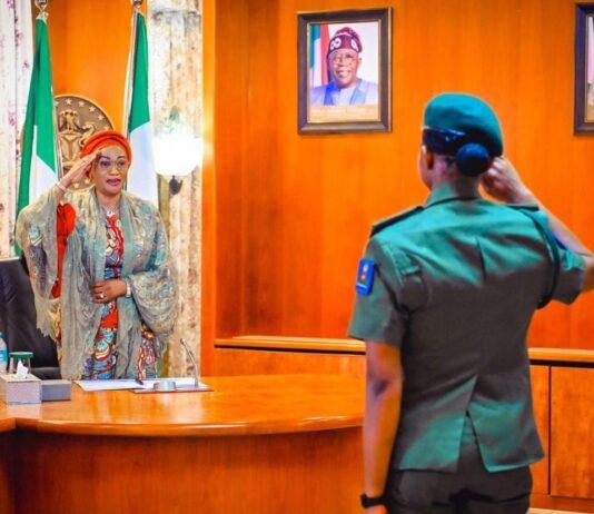 PHOTOS: Tinubu’s wife receives first female Nigerian graduate of Royal Military Academy, UK PHOTOS: Tinubu’s wife receives first female Nigerian graduate of Royal Military Academy, UK